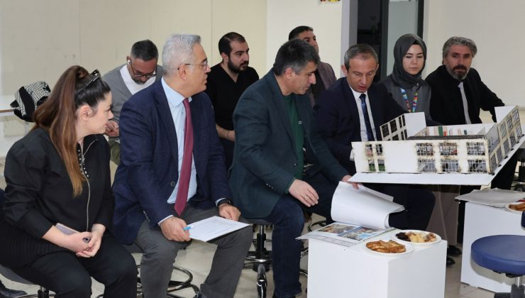 İç Mimarlık Öğrencilerinin Diş Hekimliği Fakültesi Tasarımları Açık Final Jürisinde Değerlendirildi