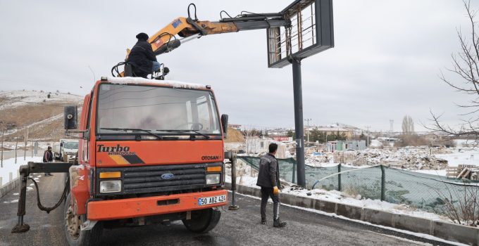 Nevşehir’de Sahipsiz Totem ve Levhalar Kaldırılıyor