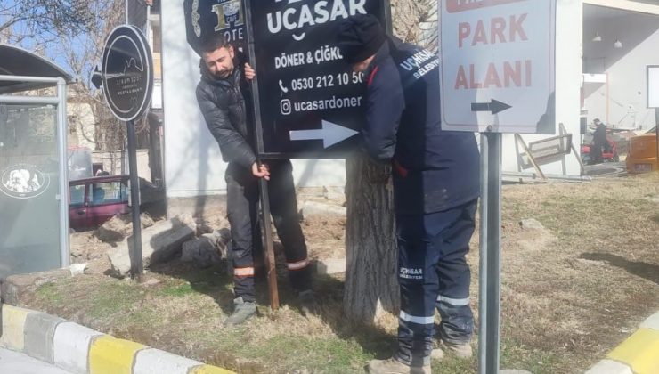 Uçhisar Belediyesinden Yönetmeliğe Uymayan Tabelalara Müdahale