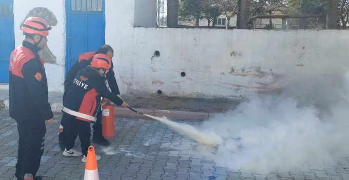 Ürgüp’te İlkokullarda Yangın Eğitimi ve Tatbikatı