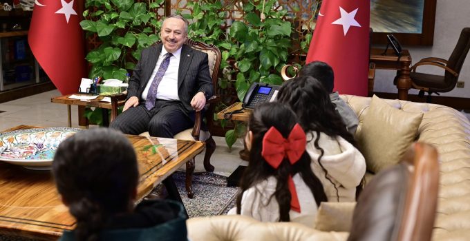 Vali Ali Fidan, “Biz Bir Aileyiz” Projesi Kapsamında Çocukları Makamında Ağırladı