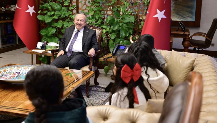 Vali Ali Fidan, “Biz Bir Aileyiz” Projesi Kapsamında Çocukları Makamında Ağırladı