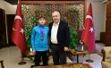 Türkiye Şampiyonu Badmintoncu Uğurlu, Vali Ali Fidan’ı Ziyaret Etti