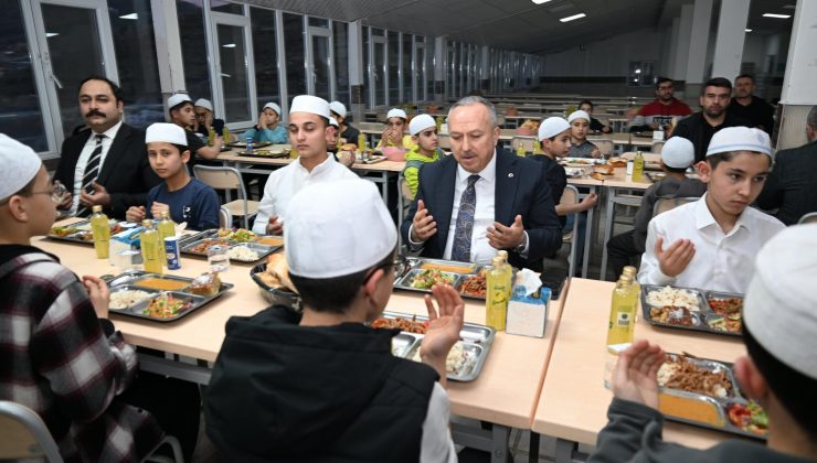 Vali Fidan, Kur’an Kursu İftarına Katıldı