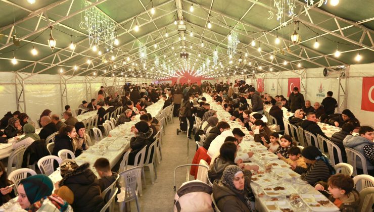 Nevşehir’de İlk İftar Coşkusuna Binlerce Kişi Katıldı