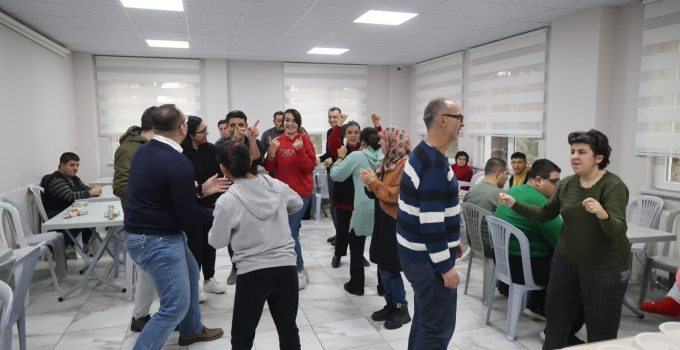 Güvenli, Çağdaş ve Sıcak bir Pencereden Yansıyanlar