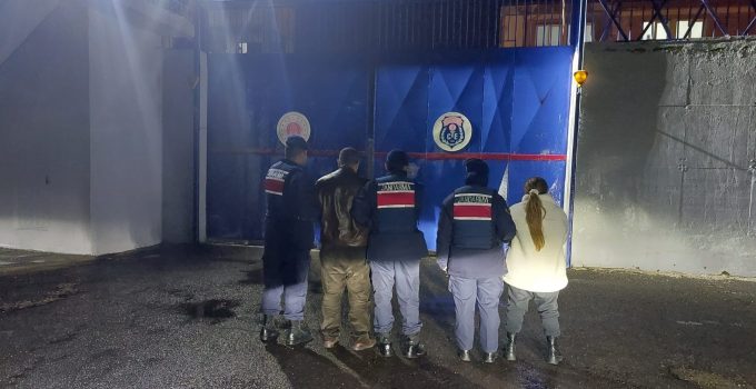 Jandarmadan Uyuşturucuya Geçit Yok: 2 Şüpheli Cezaevinde