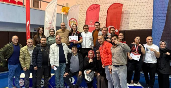 A Gençler Bilek Güreşi Müsabakalarında Büyük Başarı