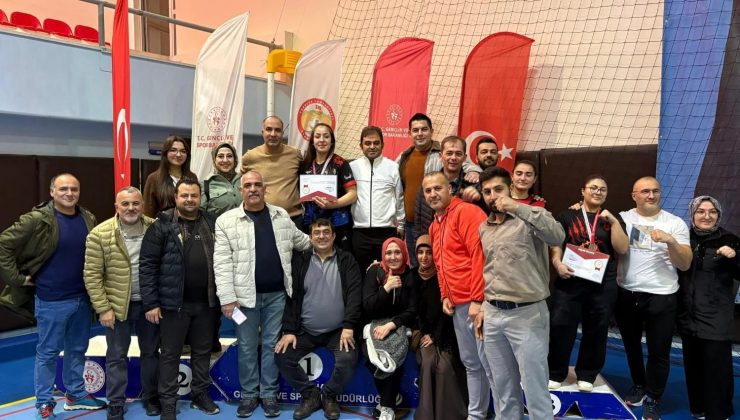 A Gençler Bilek Güreşi Müsabakalarında Büyük Başarı