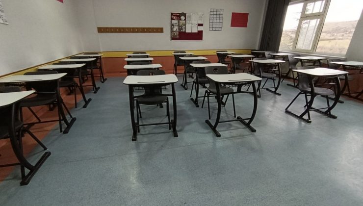 Altınyıldızda Öğrenciler Yeni Sıralarla İkinci Döneme Başladı
