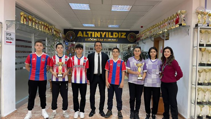 Masa Tenisinde Şampiyon Altınyıldız