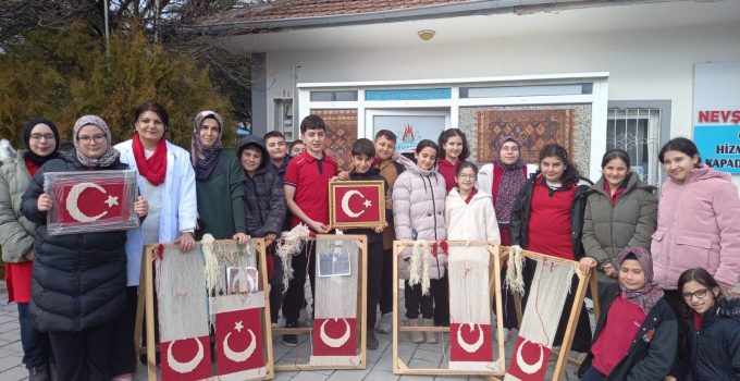 Genç Ellerden Ay Yıldızlı Bayrağa “Türk Düğümü” Dokunuşu