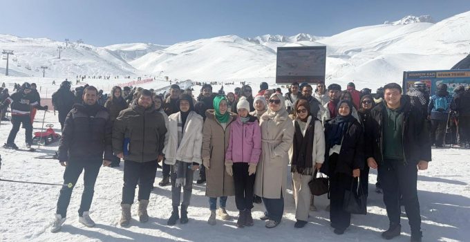 NEVÜ Üniversiteli Aktif Gençlik Kulübü’nden Erciyes’te Kış Etkinliği