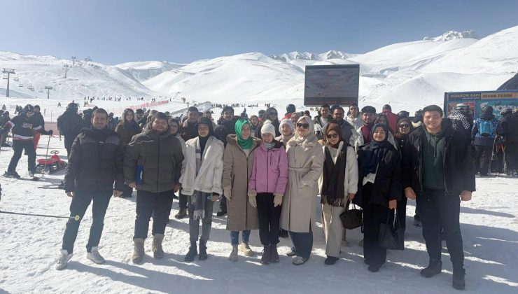 NEVÜ Üniversiteli Aktif Gençlik Kulübü’nden Erciyes’te Kış Etkinliği