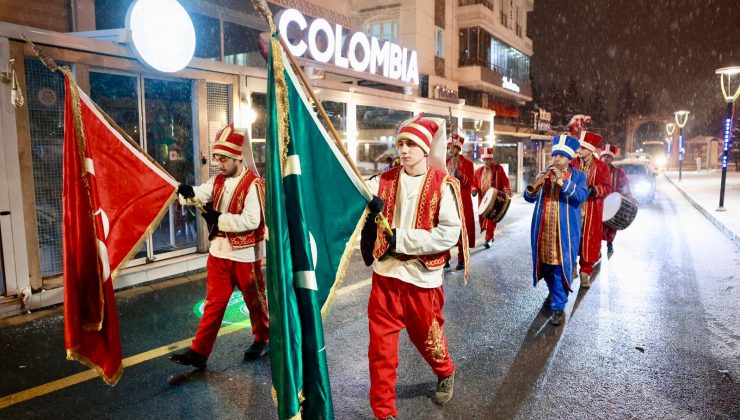 Mehteran Takımı Marşlar Çalarak Osmanlı Geleneğini Sürdürüyor