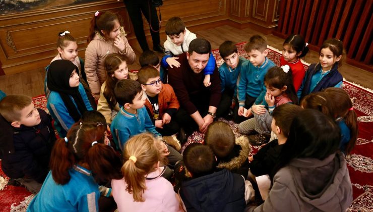 Rasim Başkan, Minik Öğrencileri Belediyede Ağırladı