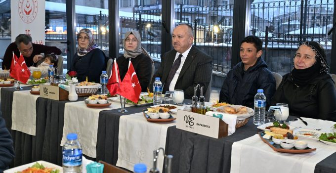 Vali Ali Fidan, Koruyucu Ailelerle İftar Programında Bir Araya Geldi