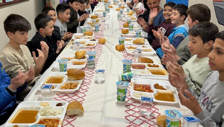 Ramazanda Paylaşmanın Güzel Örnekleri Sergileniyor