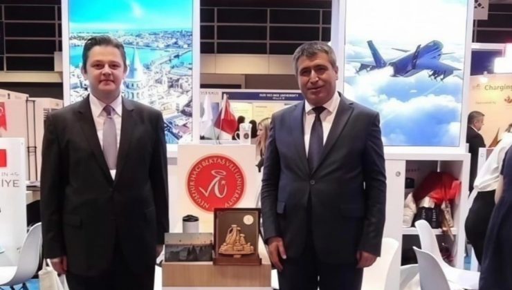 Hong Kong Başkonsolosu Evcin’den NEVÜ’nün APAIE 2026 Standına Ziyaret