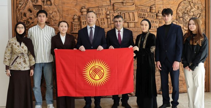 Kırgızistan’ın Ankara Büyükelçisi Kazakbaev’den NEVÜ’ye Ziyaret