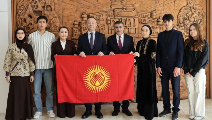 Kırgızistan’ın Ankara Büyükelçisi Kazakbaev’den NEVÜ’ye Ziyaret