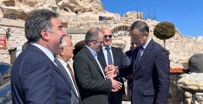 Kırgızistan Ankara Büyükelçisi KAZAKBAEV’den Uçhisar’a Ziyaret