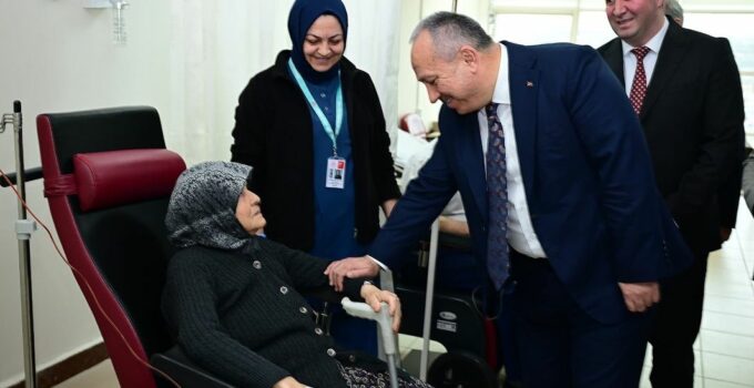 Vali Fidan Hastanede İncelemelerde Bulundu, Hastalarla Görüştü