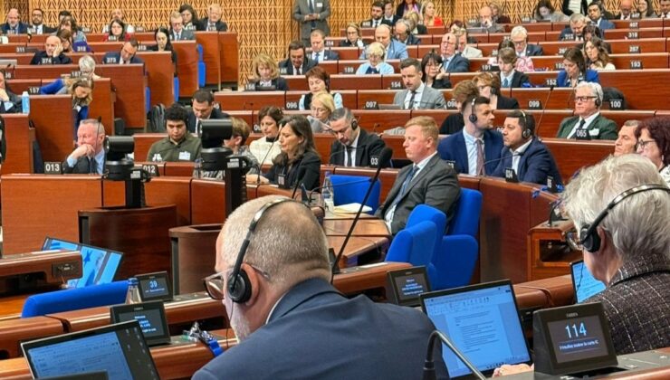 Belediye Başkanı Arı, Fransa’dan Dünya’ya Seslendi