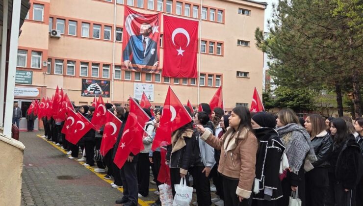 Nevşehir’de İstiklal Marşı Törenlerinde Vefat Eden Öğretmen ve Öğrenciler Anıldı