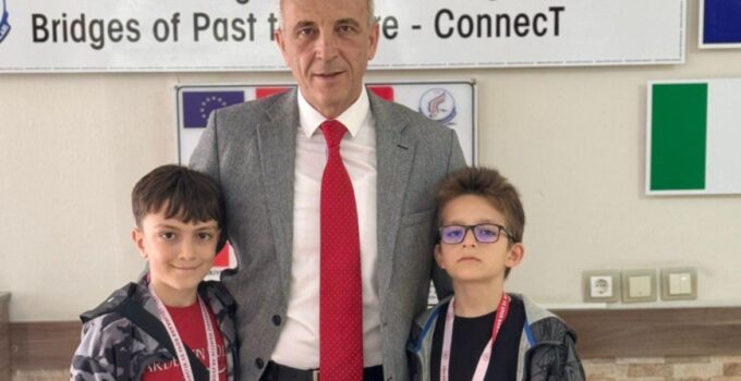 Kardelenli Minikler Teniste İl İkincisi Oldu