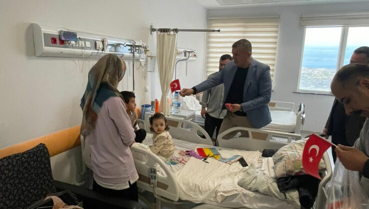 23 Nisan’da Çocuk Hastalara Moral Ziyareti