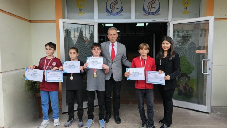 Kardelenli Öğrenciler Akıl ve Zeka Oyunları Turnuvasına Damga Vurdu
