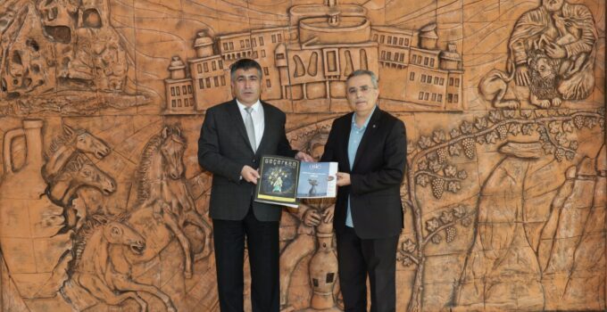 Nevşehir İl Müftülüğünden NEVÜ Öğrencilerine Dergi Bağışı