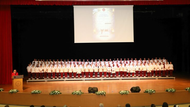 NEVÜ’lü Geleceğin Hemşireleri Üniformalarını Giyerek Mesleklerine İlk Adımlarını Attı