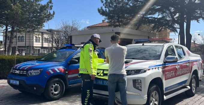 Trafikte Tehlike Saçan Motosiklet Sürücüsüne 88 Bin 500 TL Ceza