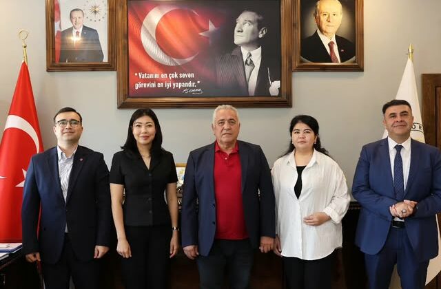 Kırgız Heyetten Göreme Belediye Başkanı Ömer Eren’e Ziyaret