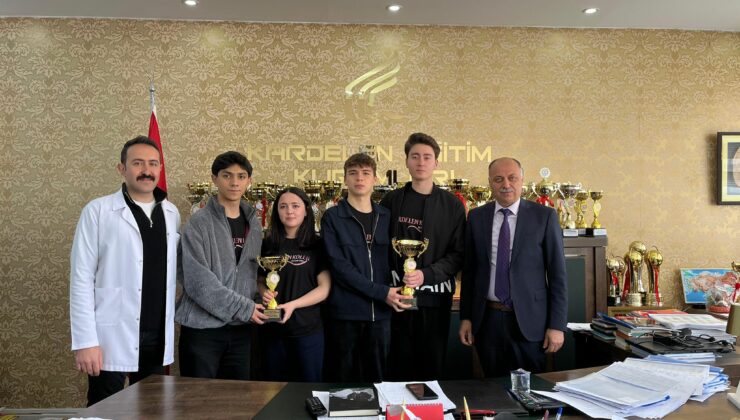 Münazara Yarışmalarında Lider Yine Kardelen