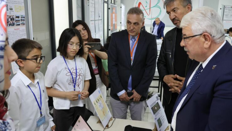 TÜBİTAK 4006 Bilim Fuarı Sergisi Açıldı