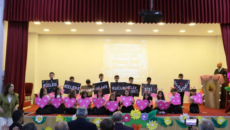 Nene Hatun Kız Mesleki ve Teknik Anadolu Lisesi Anneler Günü Programı Düzenlendi