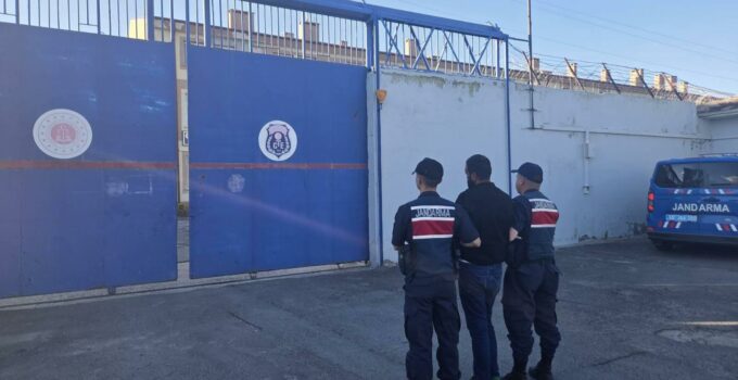 Jandarmadan Aranan Şahsa Operasyon