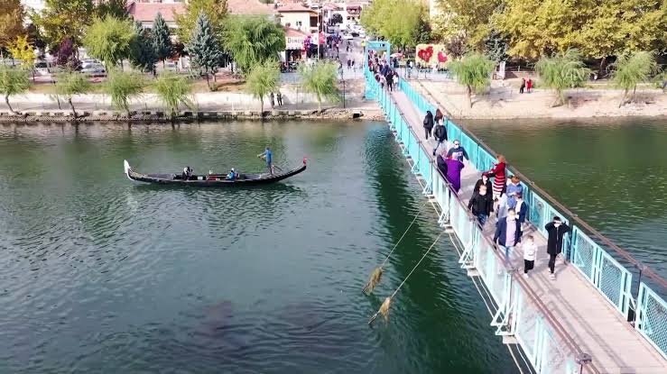 Avanos’ta Kızılırmak Tedbirleri: Asma Köprü Gece Saatlerinde Kapatılacak