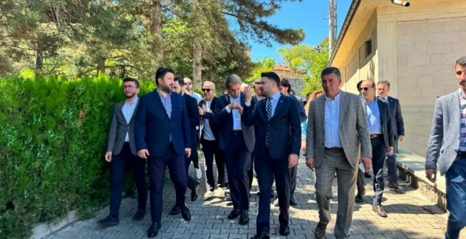 AK Parti Heyeti Mustafapaşa’daki Sandıkları Ziyaret Etti