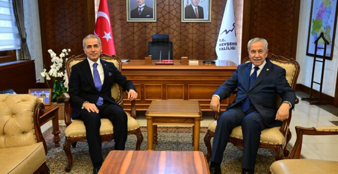 Bülent Arınç’tan Vali Kök’e Hayırlı Olsun Ziyareti