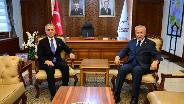 Bülent Arınç’tan Vali Kök’e Hayırlı Olsun Ziyareti