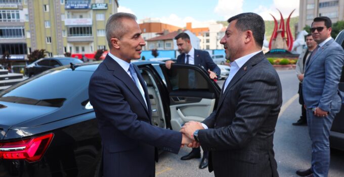 Nevşehir Valisi Hüseyin Kök’ten Belediye Başkanı Rasim Arı’ya İade-i Ziyaret