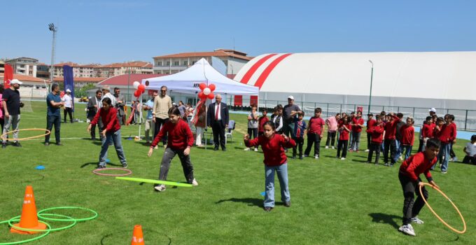 “Geleneksel Çocuk Oyunları ve İlkokul Fiziksel Etkinlikler” Programı Düzenlendi