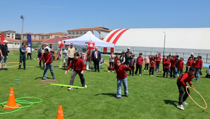 “Geleneksel Çocuk Oyunları ve İlkokul Fiziksel Etkinlikler” Programı Düzenlendi
