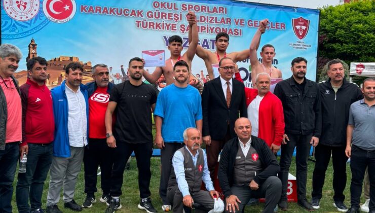 Recep Kayra Yalçın Karakucak Güreşi’nde Türkiye Şampiyonu Oldu