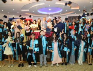 Kardelen’de 8. Sınıfların Mezuniyet Coşkusu