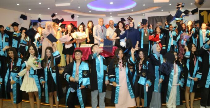 Kardelen’de 8. Sınıfların Mezuniyet Coşkusu